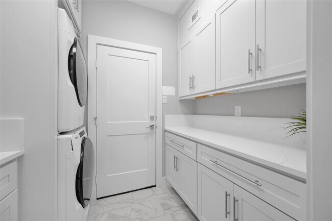 Building Photo - 19 Acorn Cluster Ct