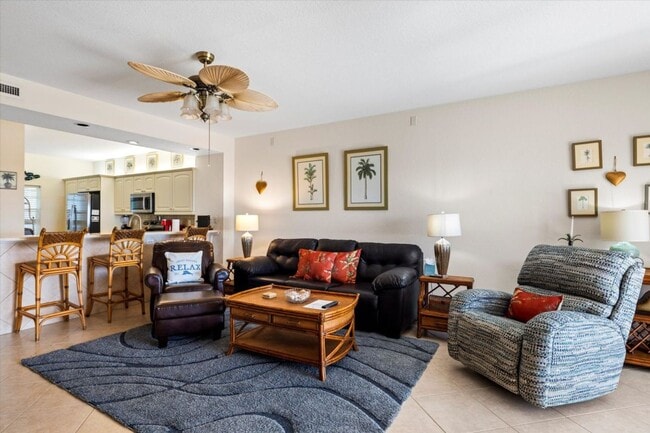 Building Photo - Seasonal Waterfront Living | Available April 15 – October 31