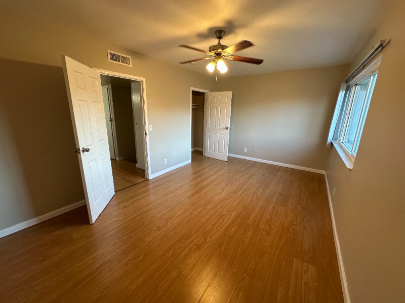 Building Photo - 10275 Mills Station Rd