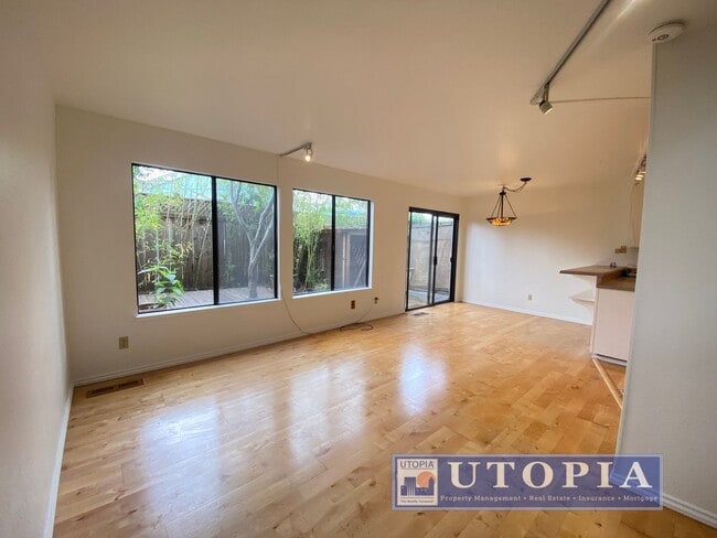 Building Photo - Charming 3 bed, 1.5 bath home in Live Oak, close to the beach and local markets