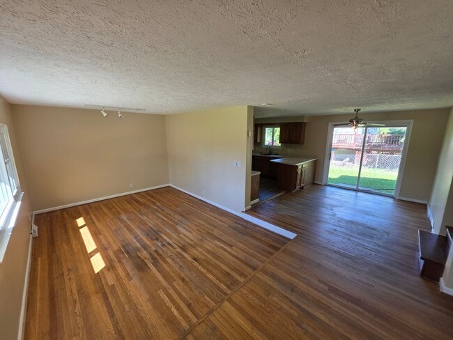 Building Photo - Available Soon 4 Bed 2 Full Bath Single Family House in Henrietta