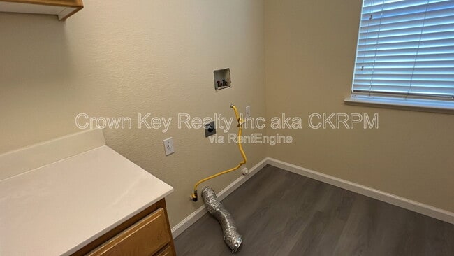 Building Photo - 1140 Dominique Dr