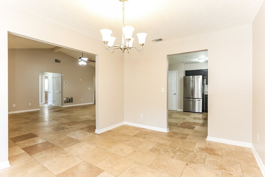 Building Photo - 3738 Indian Princess Rd N