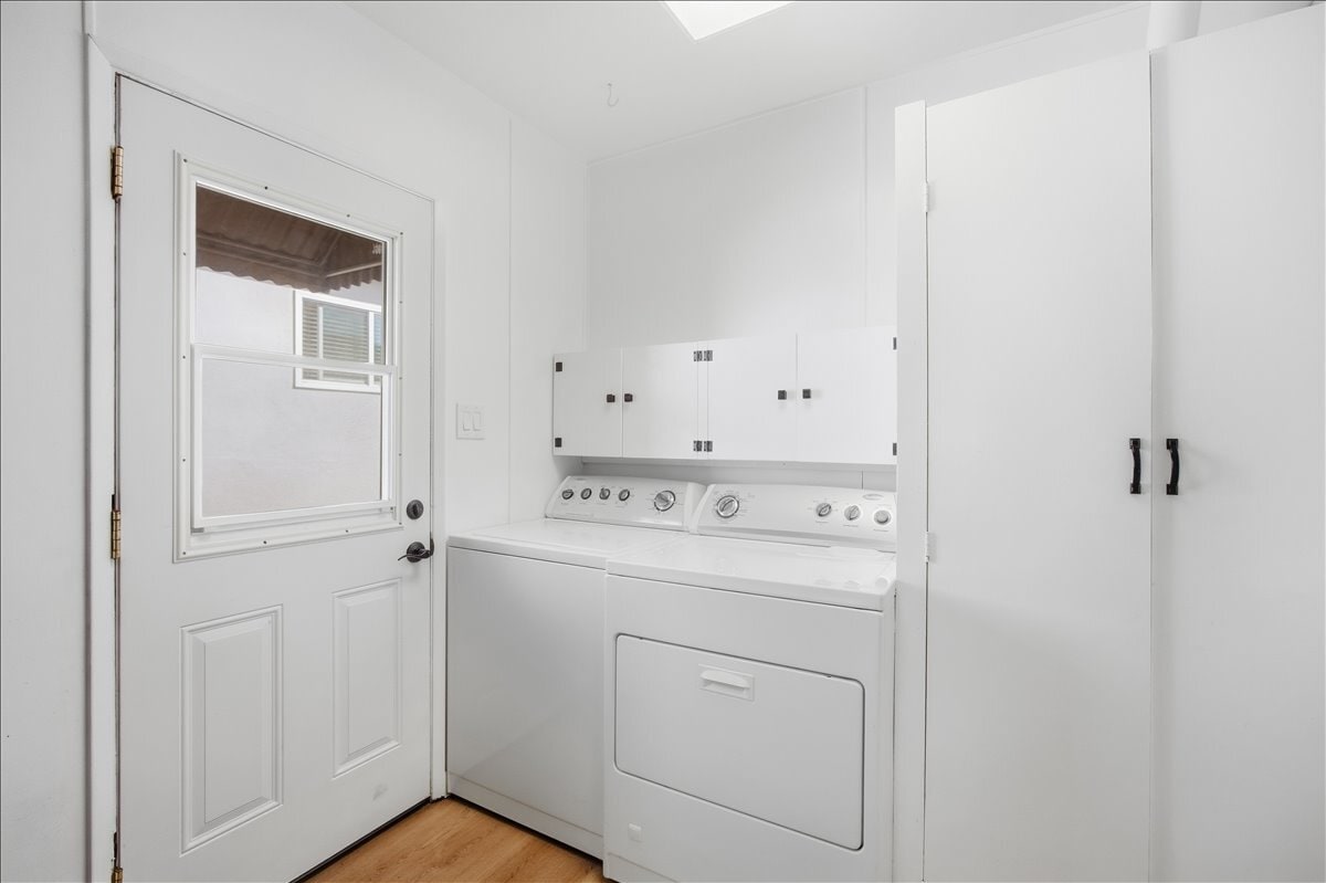 Building Photo - 819 N Maria Ave