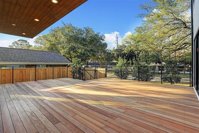 Building Photo - 3021 Maroneal St