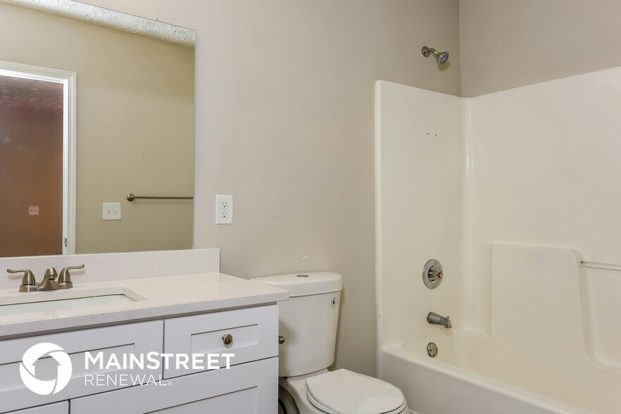 Building Photo - 3715 Meadowview Dr