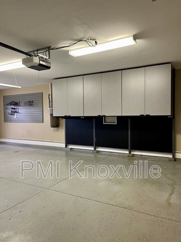 Building Photo - 4601 Ivy Rose Dr