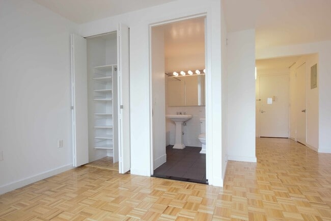 Interior Photo - 101 West End Avenue