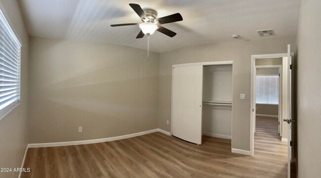 Building Photo - 10021 N 47th Dr