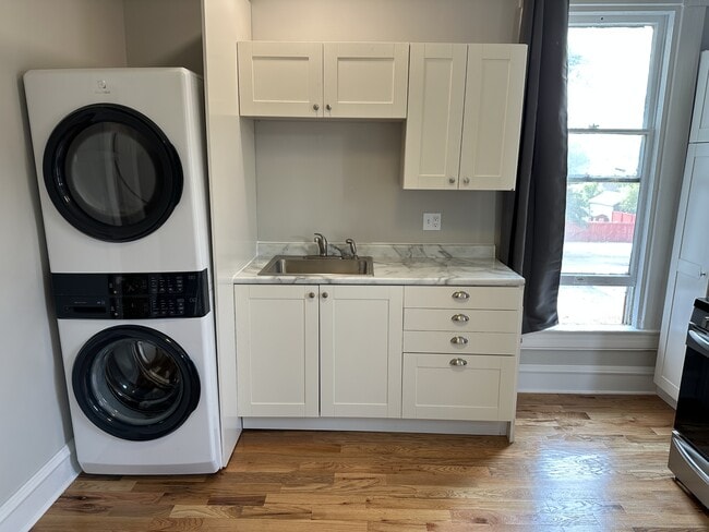 Building Photo - 278 Douglas-3