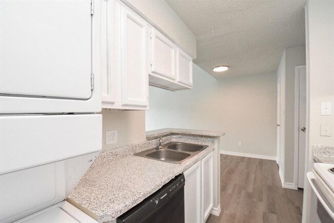 Building Photo - 13151 Walden Rd