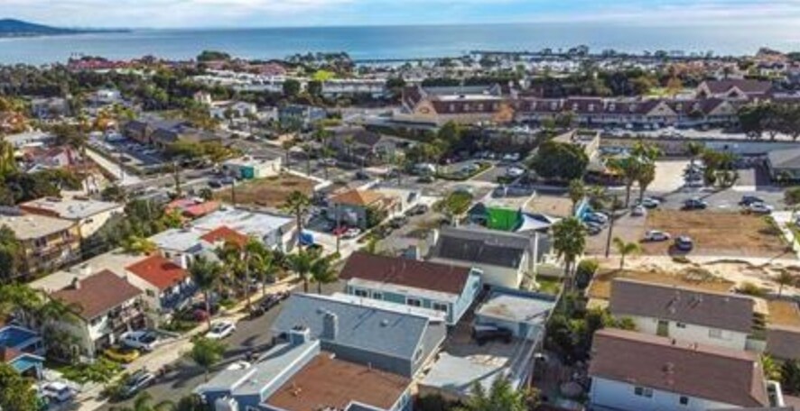 Building Photo - 34051 Silver Lantern St