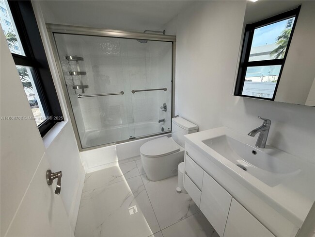 Building Photo - 4301 Collins Ave
