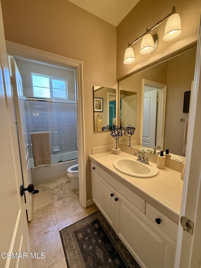 Building Photo - 60 Via el Toro