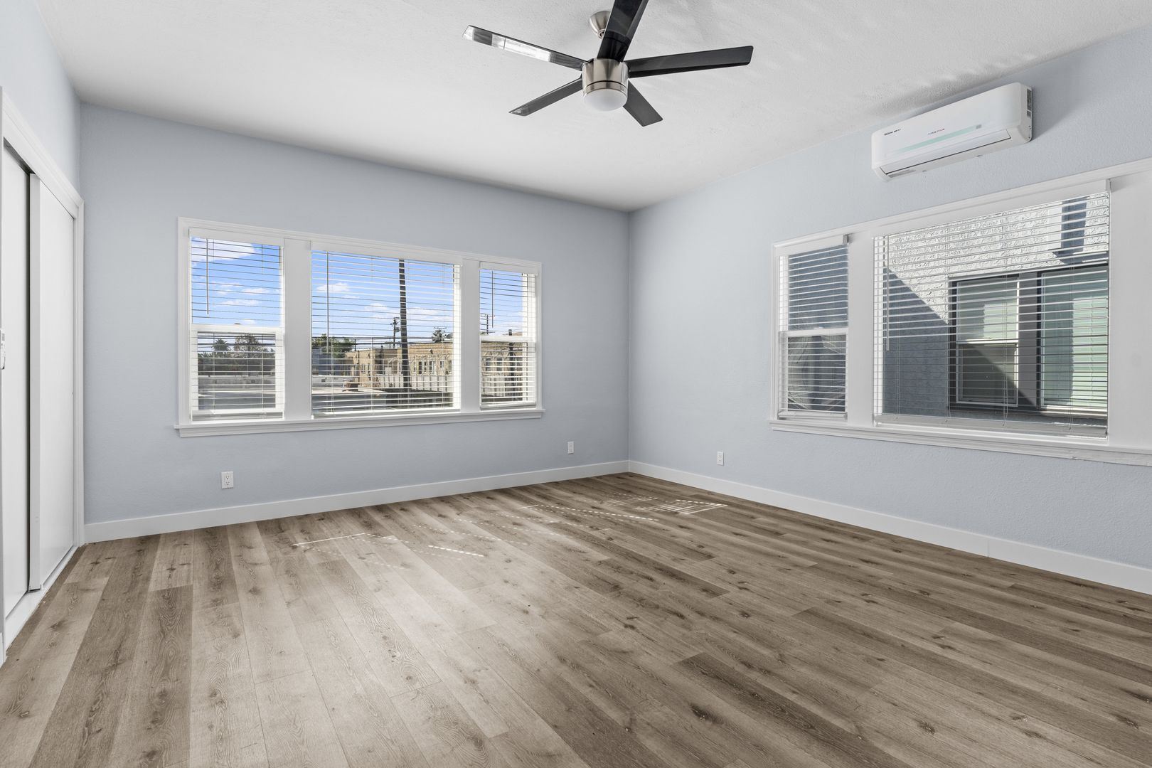 Building Photo - 1711 E Appleton St