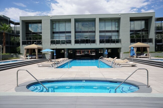 Building Photo - Exceptional Two Level 3 bedroom Condo in upscale Luxe Lofts