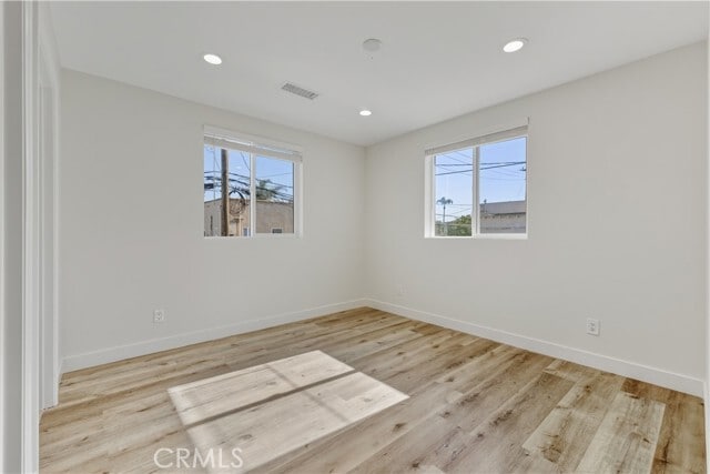 Building Photo - 1916 Cedar Ave