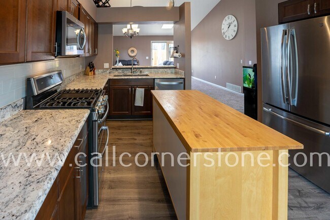 Building Photo - 6950 Highland Vista Dr