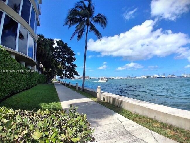 Building Photo - 770 Claughton Island Dr