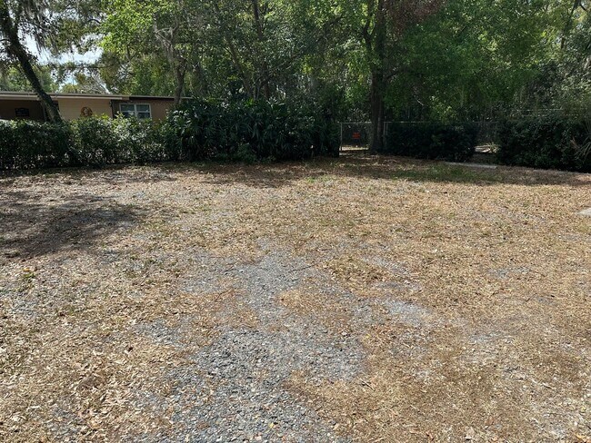 Building Photo - Eustis - 3 Bedroom, 1 Bathroom – $1795
