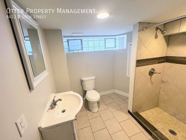 Building Photo - 6451 N 16th St