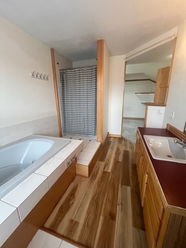 Building Photo - 53 E Main Ave