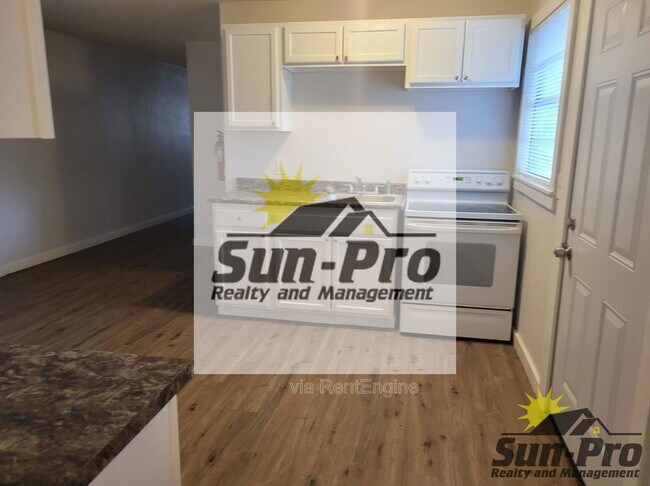 Building Photo - 708 Georgia St