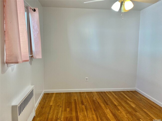 Building Photo - 54-20 Kissena Blvd