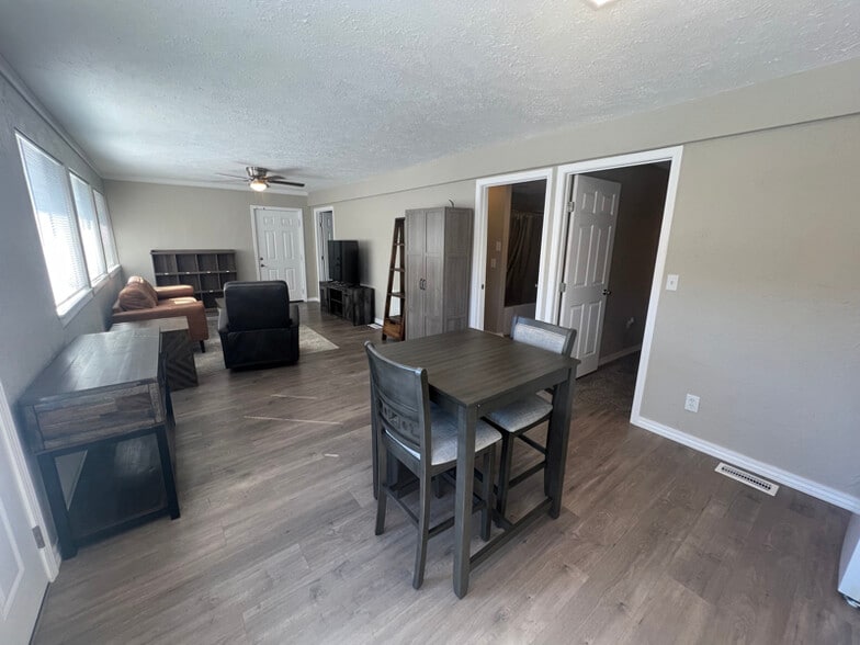 Building Photo - 2806 MO-76