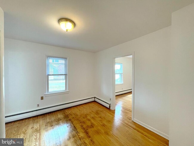 Building Photo - 590 Hallowing Point Rd