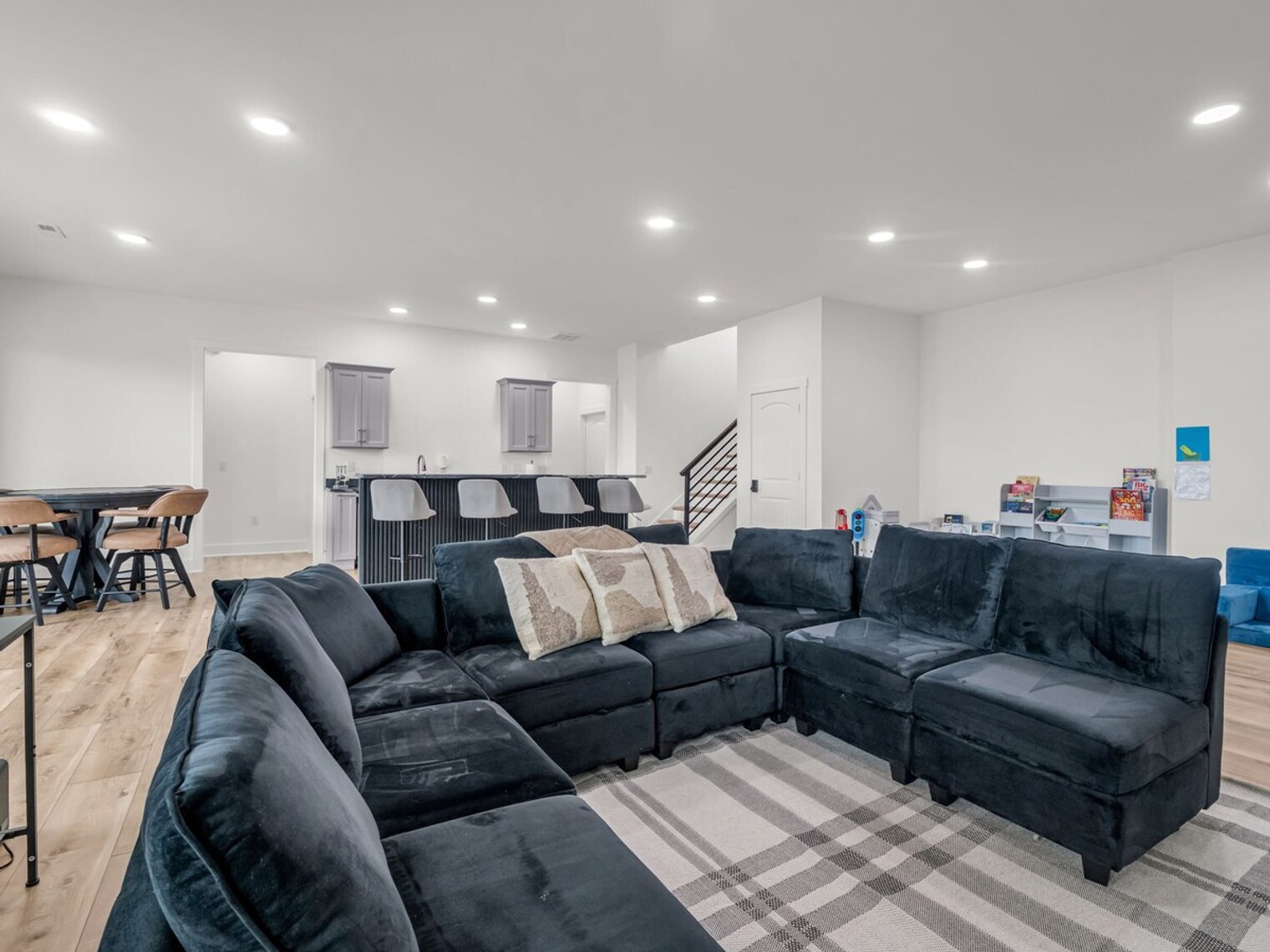 Building Photo - 198 Amberwood Pl