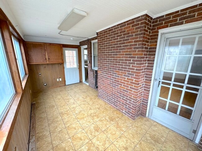 Building Photo - 1313 Frank St