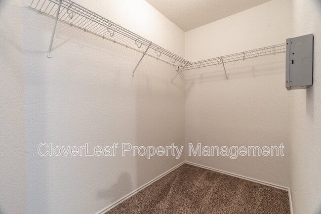 Building Photo - 446 S Water Ln