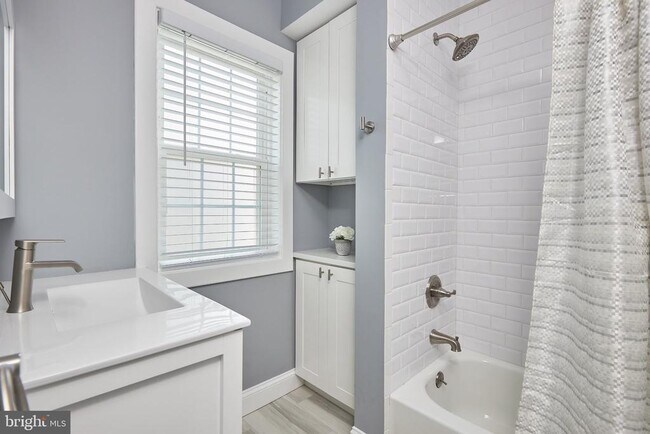 Building Photo - 4912 Brandywine St NW