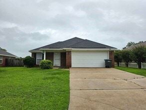 Building Photo - Abbey Ridge 3/2 with garage!