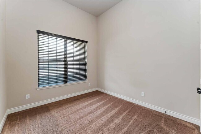 Building Photo - 9010 Centennial Dr