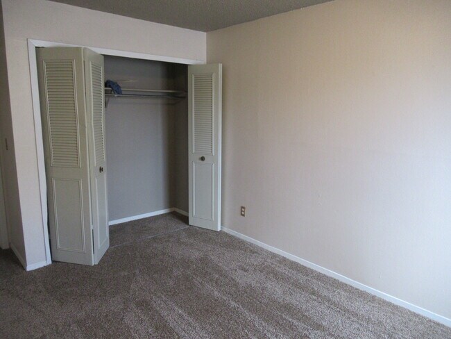 Building Photo - 980 Holli Springs Ln