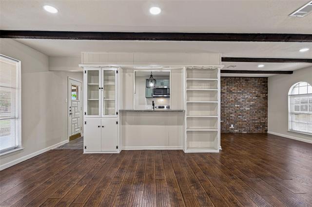 Building Photo - 532 FM 1187