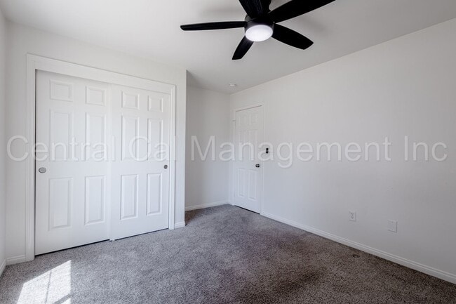 Building Photo - 4 Bedroom/2 Bath Home in the Southwest - $...