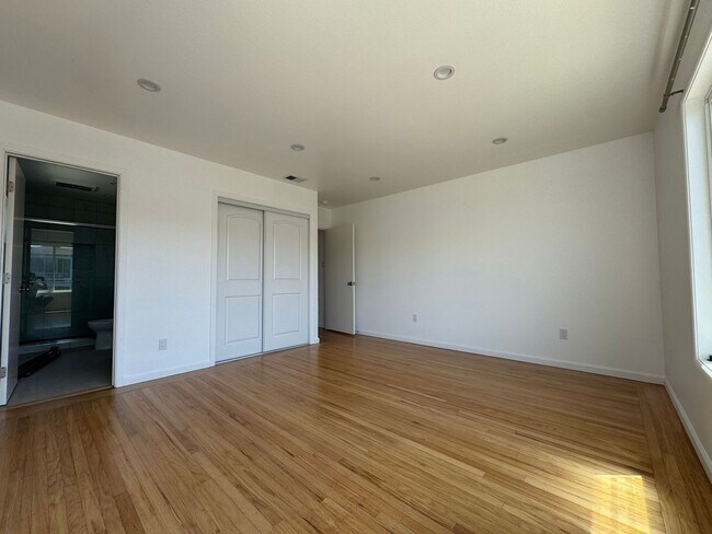 Building Photo - 14 Ocean Grove Ave