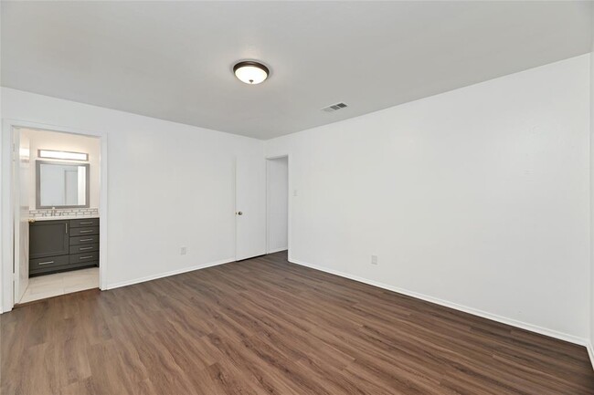 Building Photo - 1709 Wild Basin Ledge