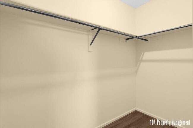 Building Photo - 1954-1956 Briceton Dr