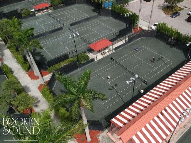 Building Photo - 6675 NW 25th Way