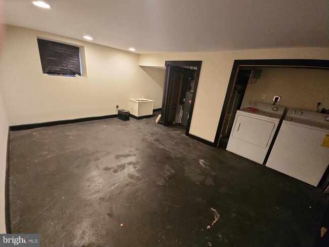 Building Photo - 2804 Christopher Ave