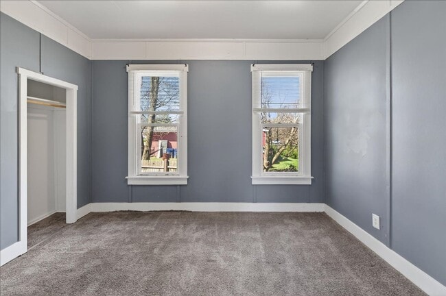 Building Photo - 108 W Broad St