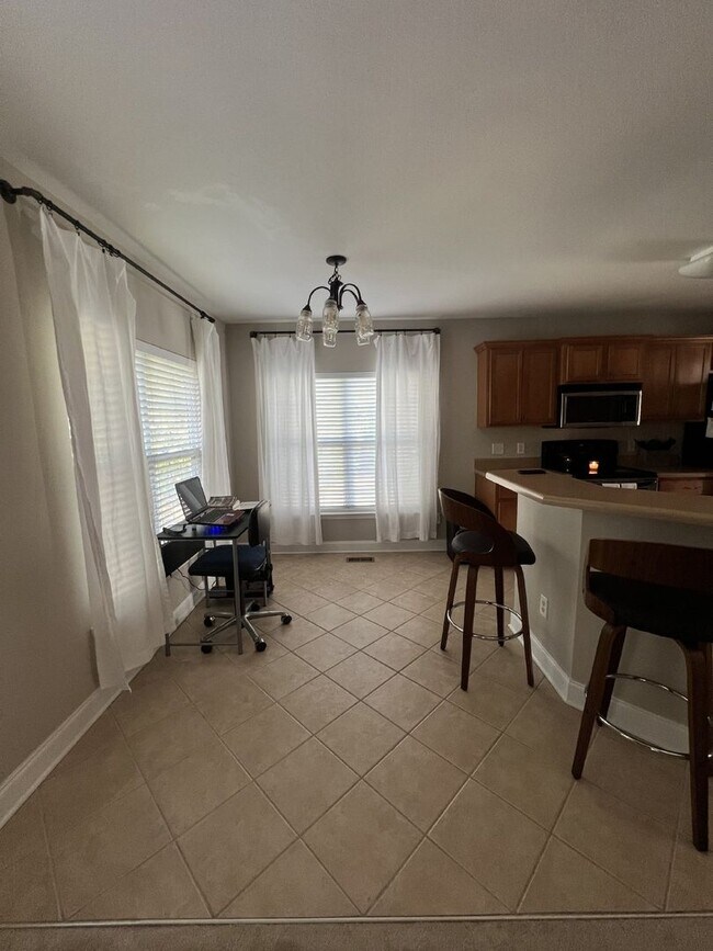 Building Photo - 7475 British Rd