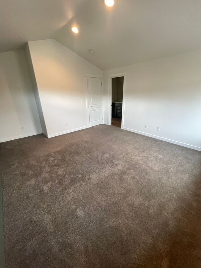 Building Photo - Beautiful 3 Bedroom on Large Corner Lot!