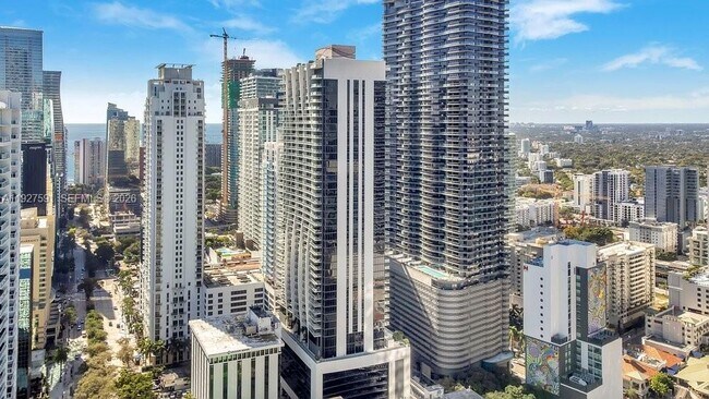 Building Photo - 1010 Brickell Ave