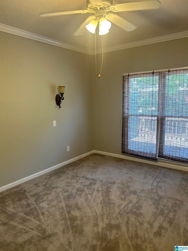 Building Photo - 2212 Ascot Ln