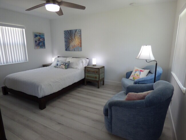 Building Photo - 2060 NE 1st St